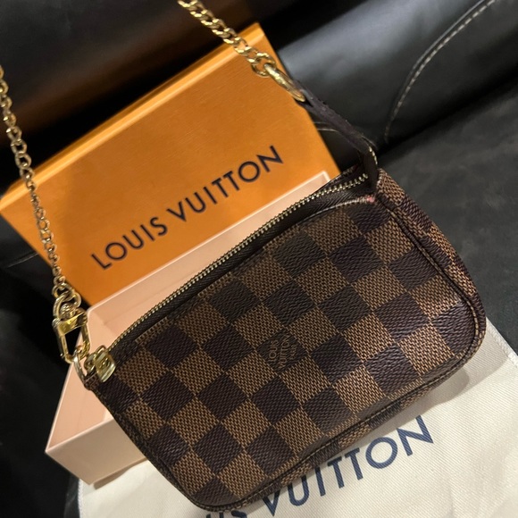 Louis Vuitton mini Pouchette - Picture 1 of 4